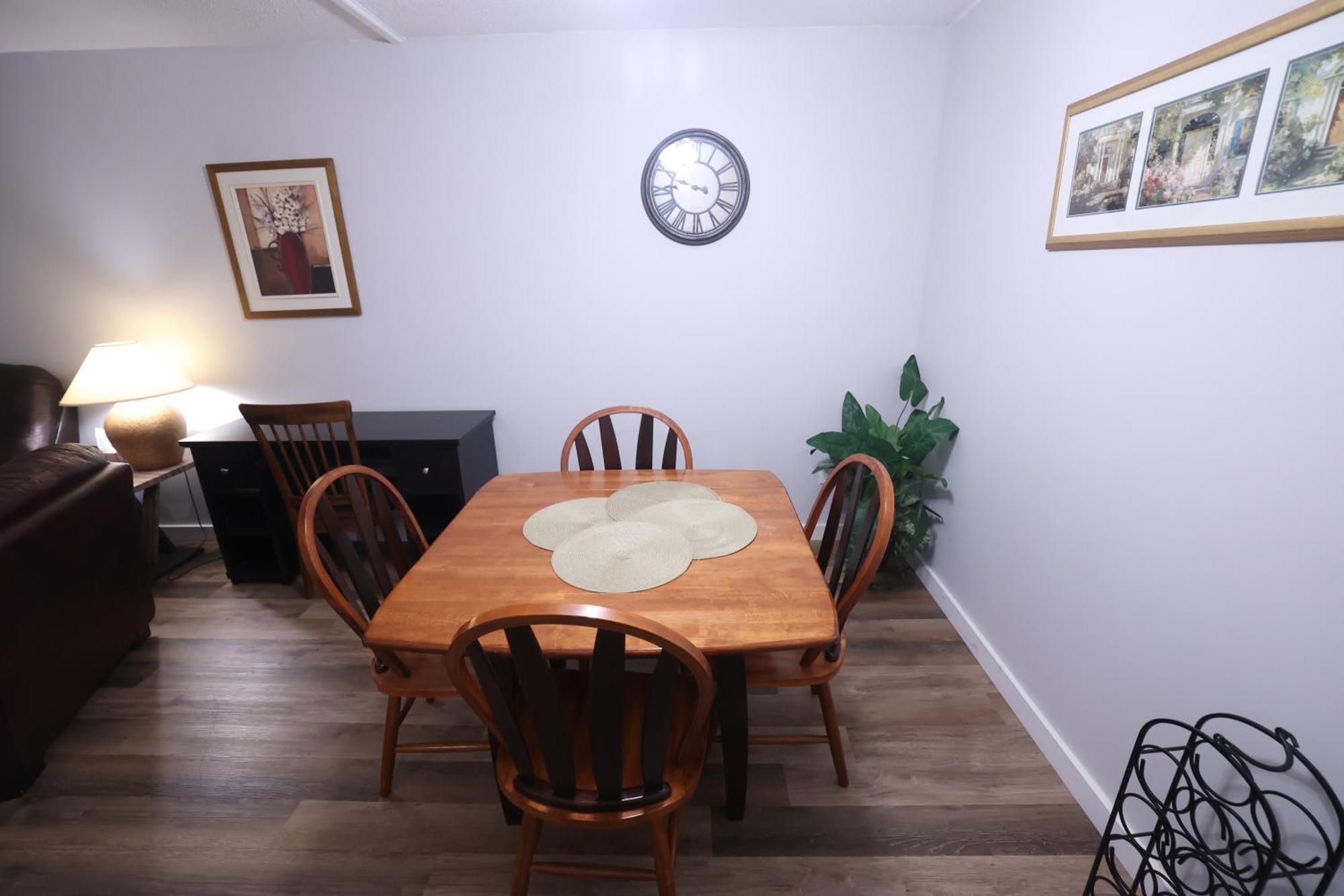 Apartament Paris Plaza Elliot Lake Zewnętrze zdjęcie