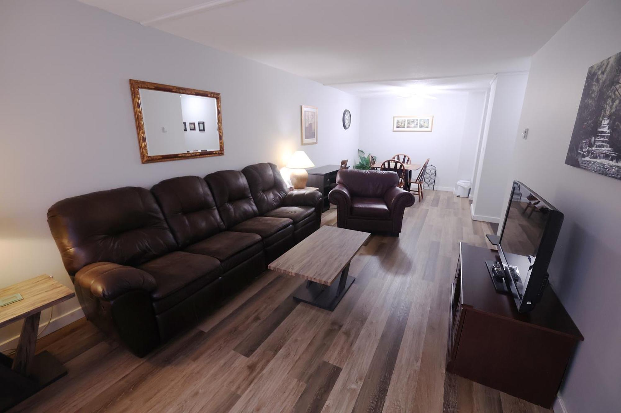 Apartament Paris Plaza Elliot Lake Zewnętrze zdjęcie