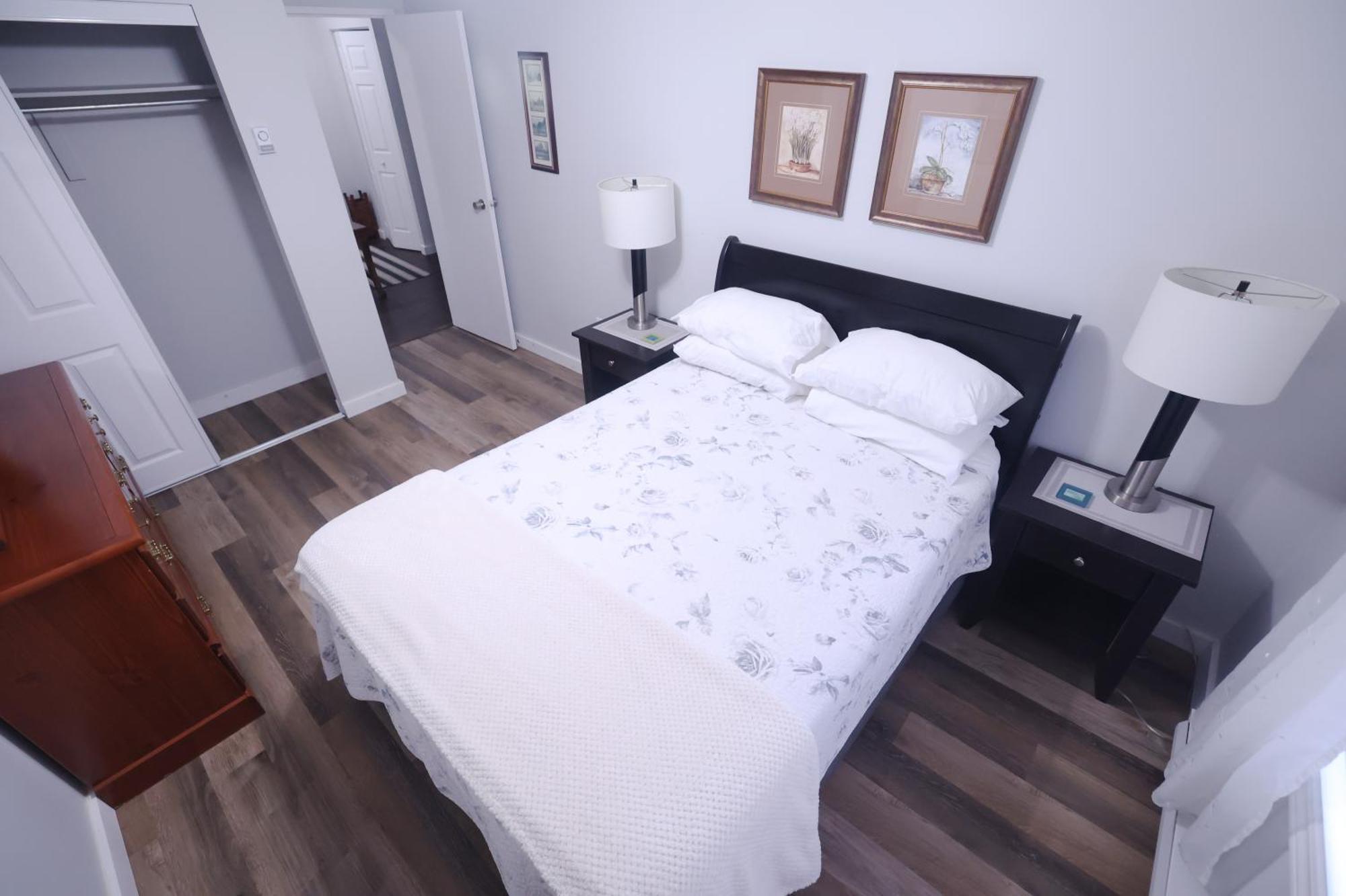 Apartament Paris Plaza Elliot Lake Zewnętrze zdjęcie