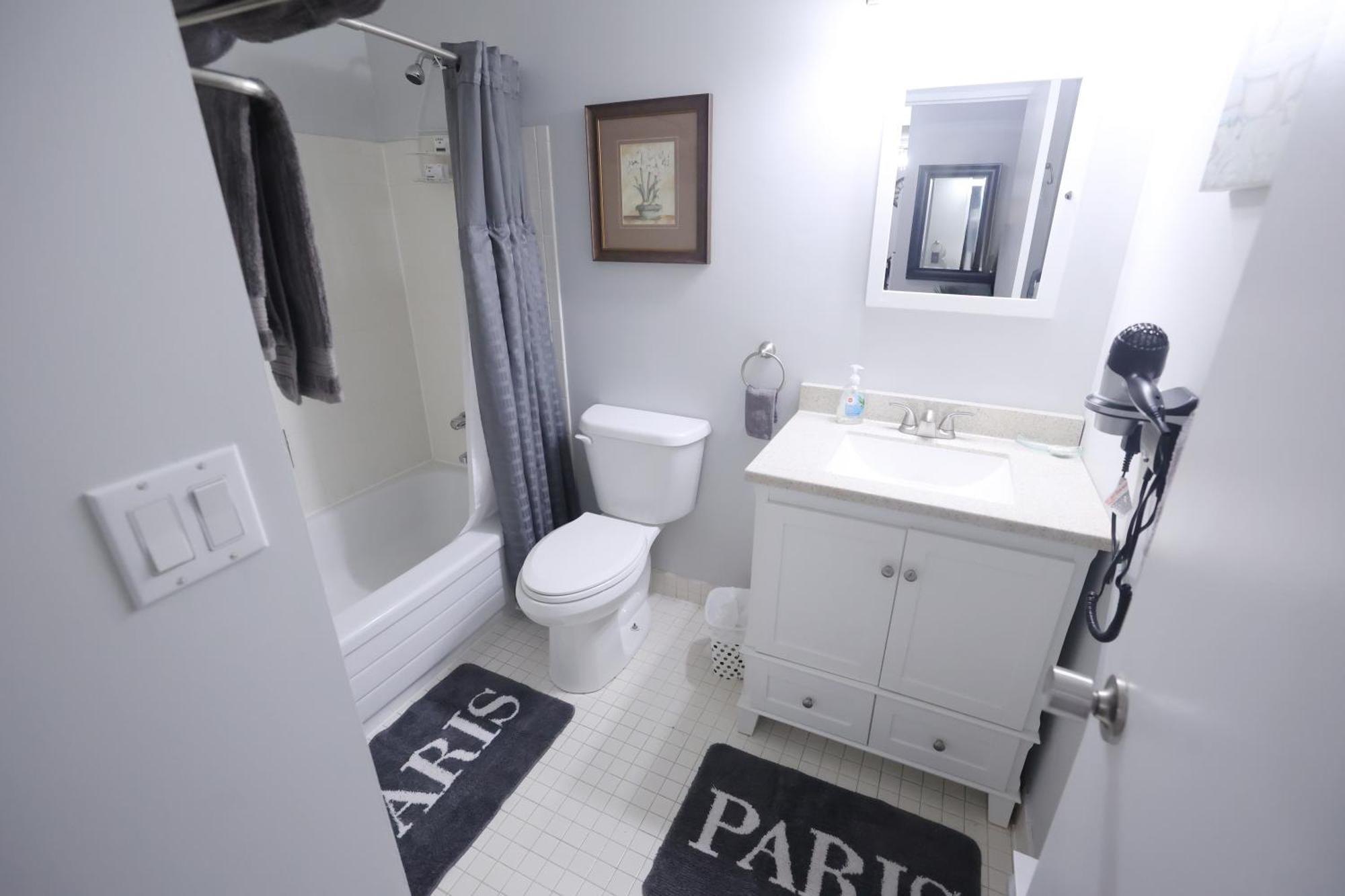 Apartament Paris Plaza Elliot Lake Zewnętrze zdjęcie
